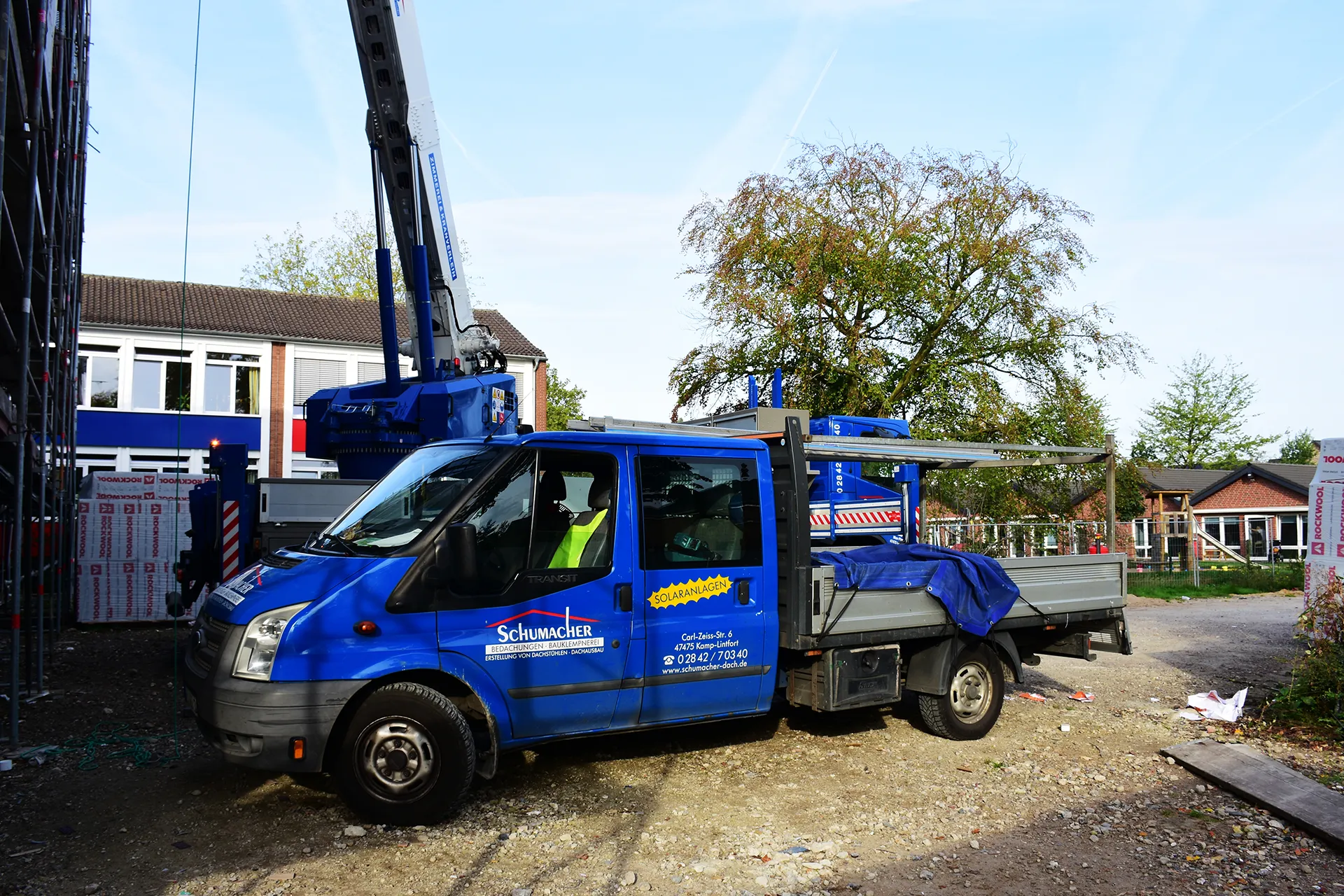 Transporter auf Baustelle